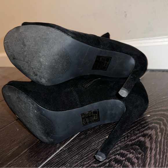 Over the knees black suede peep-toe boots - Picture 2 of 2